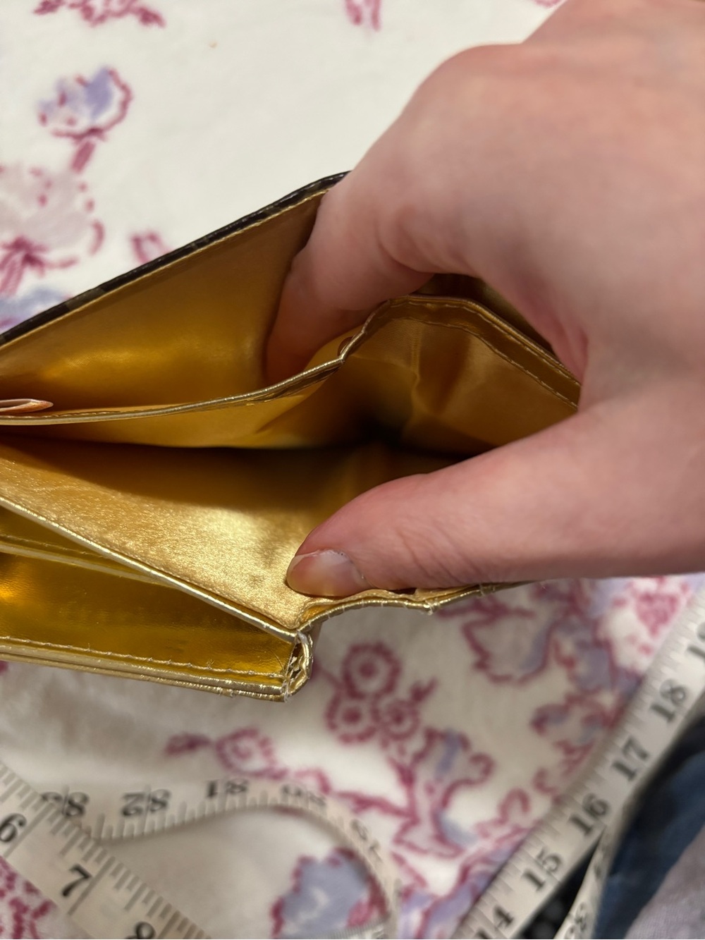 Hello Kitty Purse/ Wallet - Picture 9 of 11